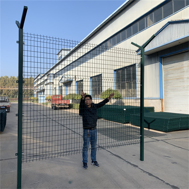 机场飞行区钢筋围界网图片2